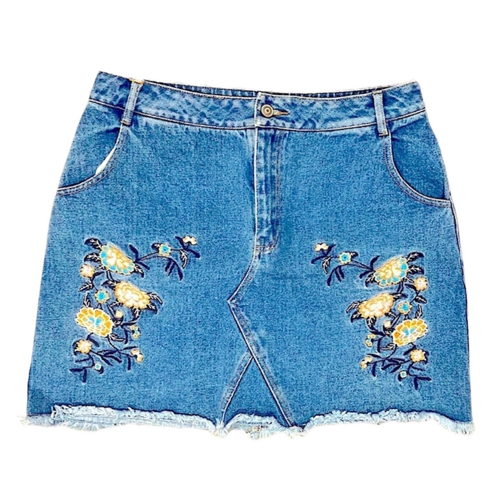 *Never Worn* High-Wasted Jean Skirt w/ Floral Stitching
